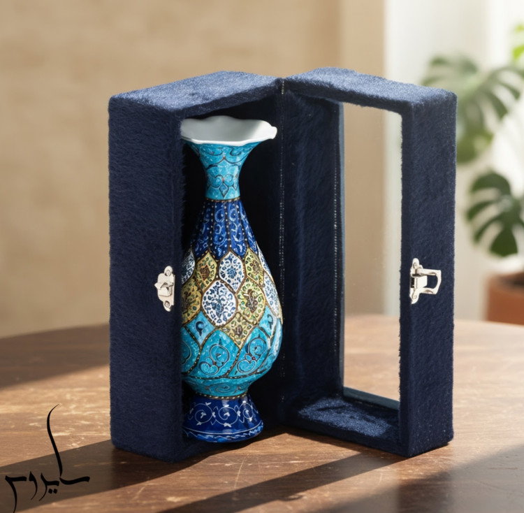 گلدان مینا کاری کوره دیده با جعبه شیشه ای و قفل دار