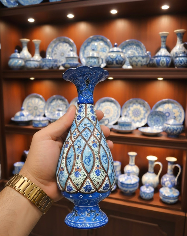 گلدان مسی میناکاری ۲۰ سانتی صنایع دستی ایرانی مناسب هدیه سازمانی