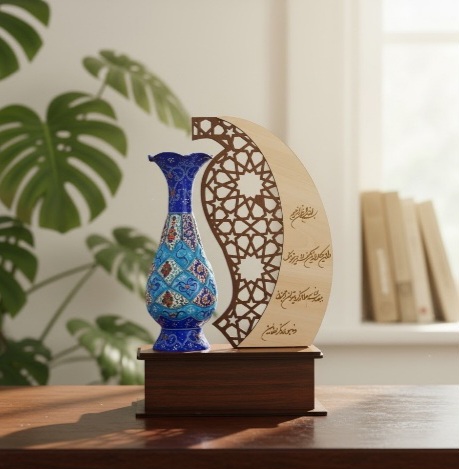 تندیس دانش‌آموزی صنایع دستی مناسب تقدیر از دانش‌آموزان