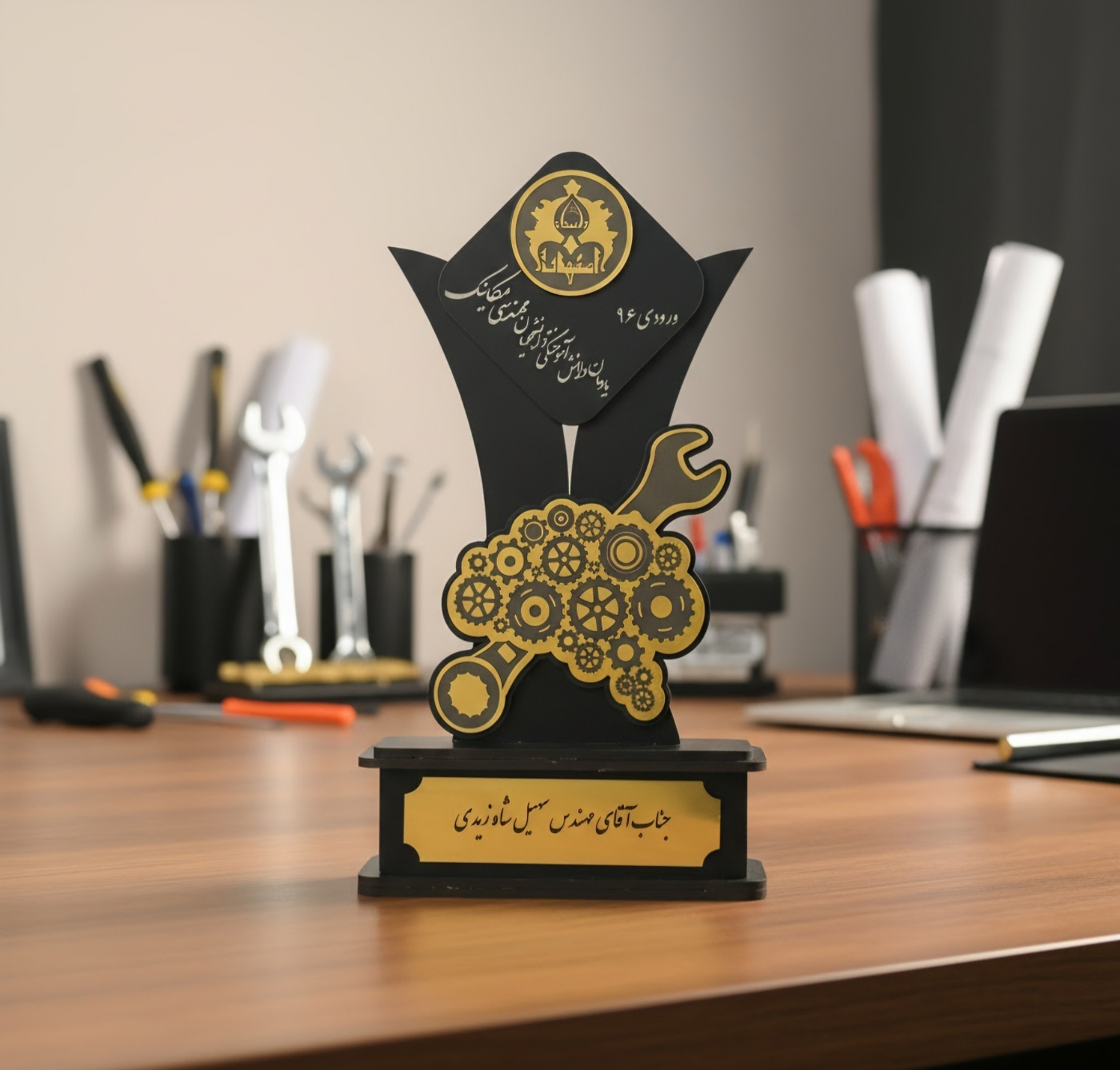 تندیس رشته مکانیک مناسب هدیه جشن فارغ التحصیلی دانشگاه